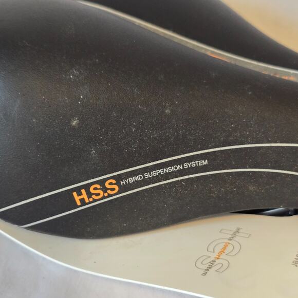 Serfas Men's E-Gel Bike Seat DDMD-200 Hybrid Suspension System 11" x 7" - Picture 12 of 15